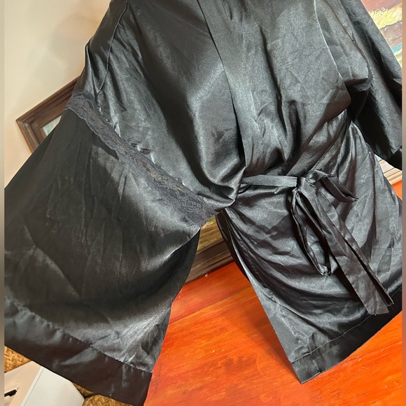 Vintage Victoria’s Secret Black Satin & Lace Belted Kimono Dressing Gown Robe M - Picture 13 of 13